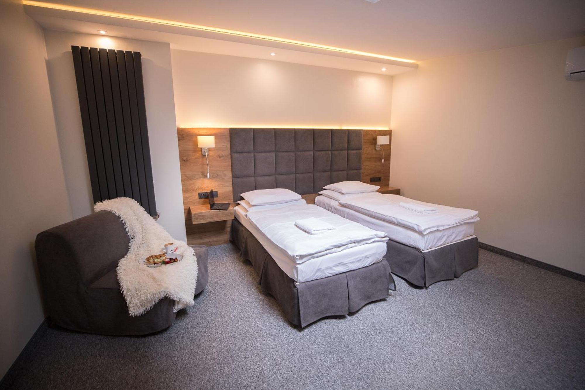Na Gorce Aparthotel Przemysl Bagian luar foto